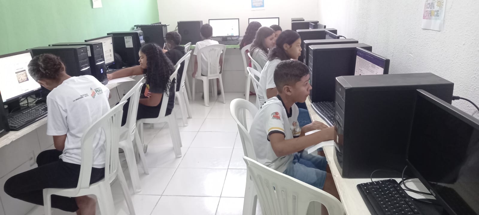 Se6544m título.jpeg