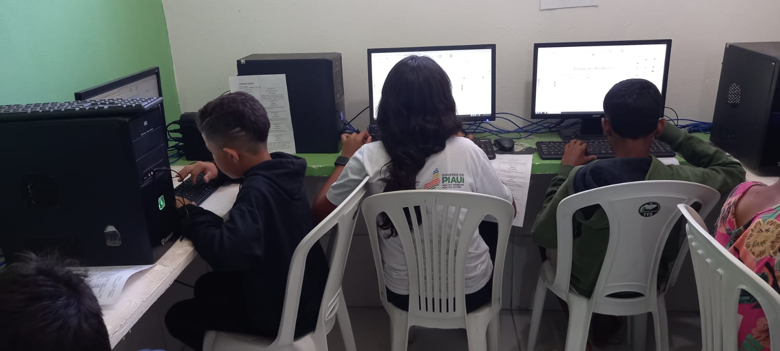 Se221543m título.jpeg